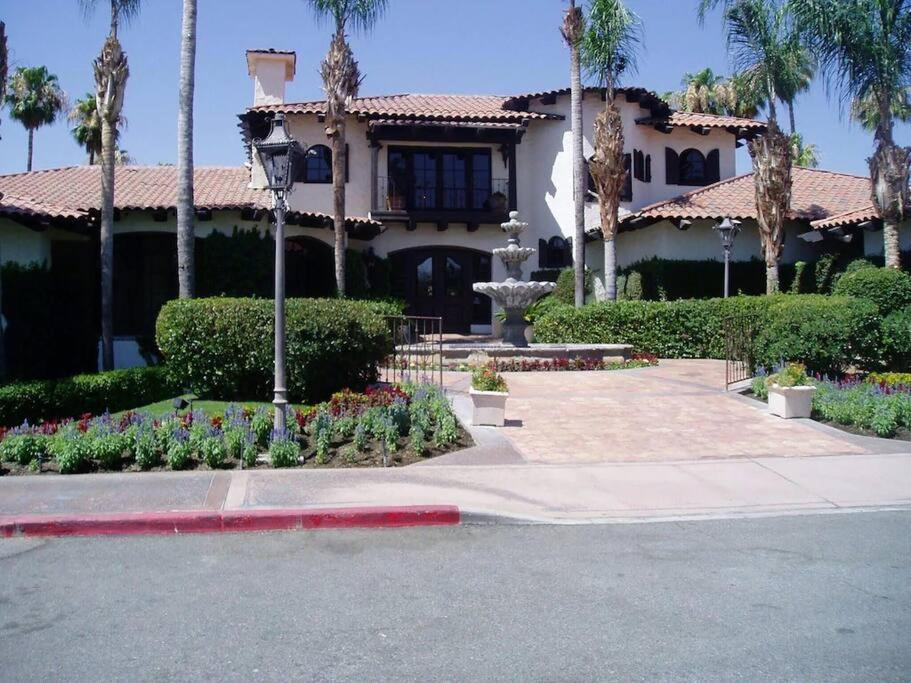 Private Country Club Condo On Awesome Golf Course! بالم ديزرت المظهر الخارجي الصورة